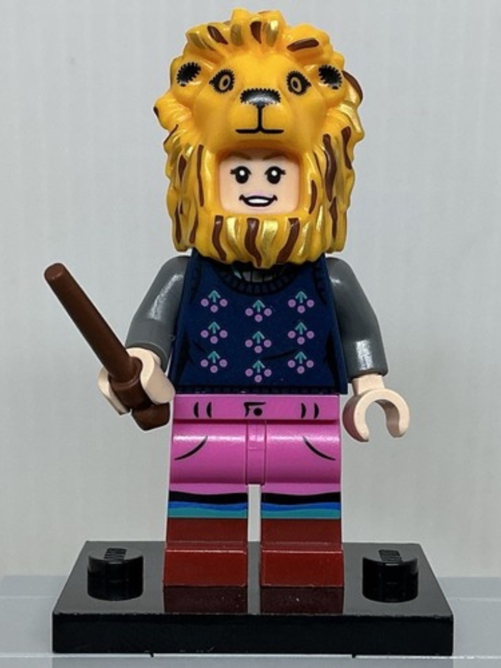 LEGO HARRY POTTER Series 2 "Luna Lovegood" colhp27. LIKE NEW!